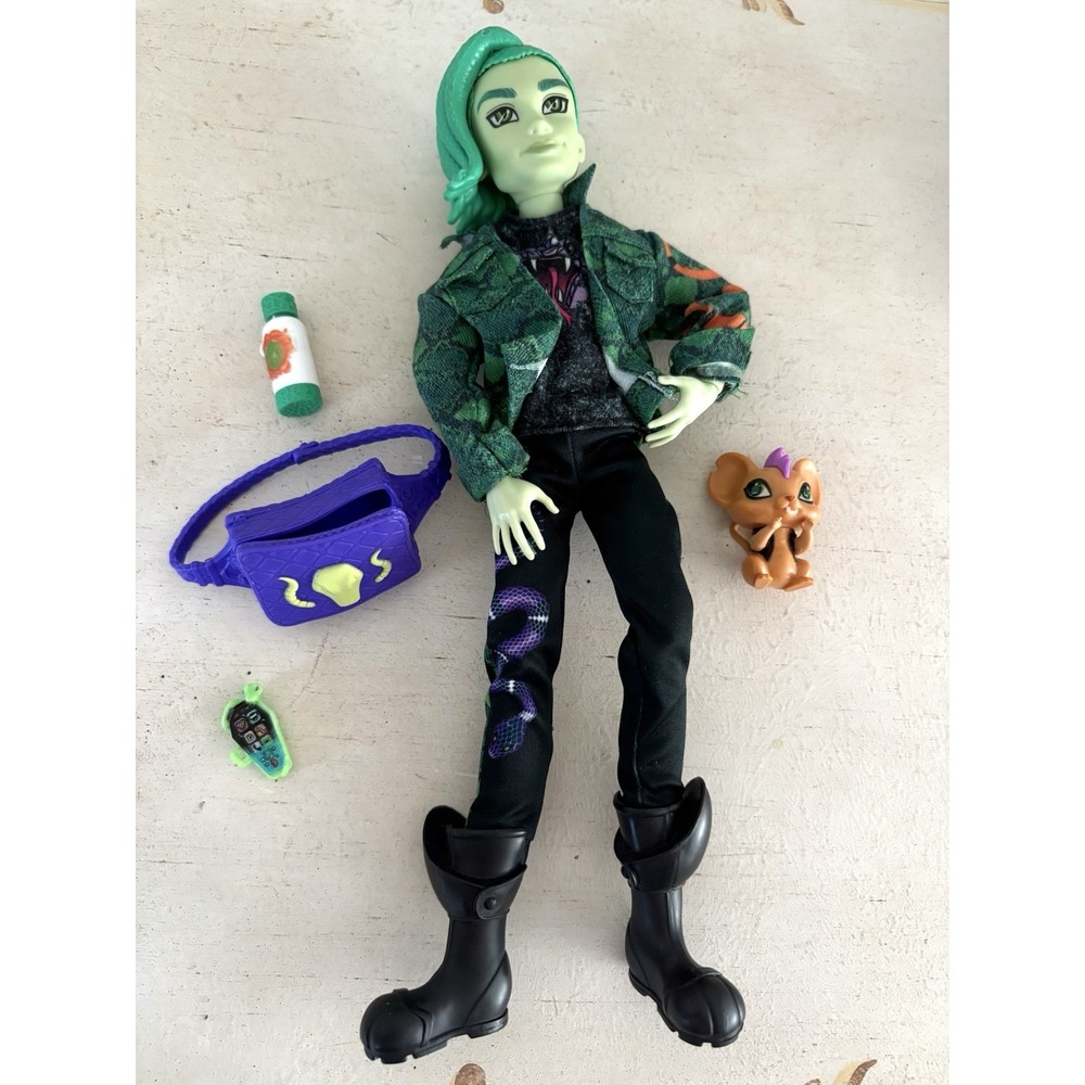 Monster High DEUCE GORGON G3 Doll w/  Outfit Jacket - 2022 Core Reboot